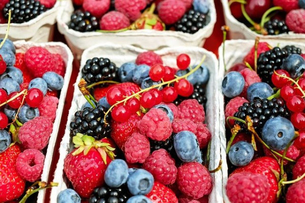 Fresh mixed berries.