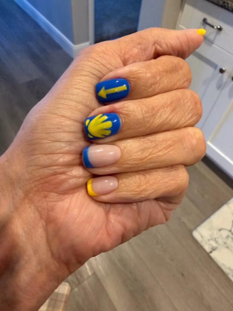 Camino nail art.